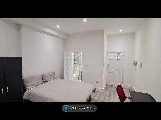 Room for rent in Southend City Centre Neighbourhood, Alton Barnes