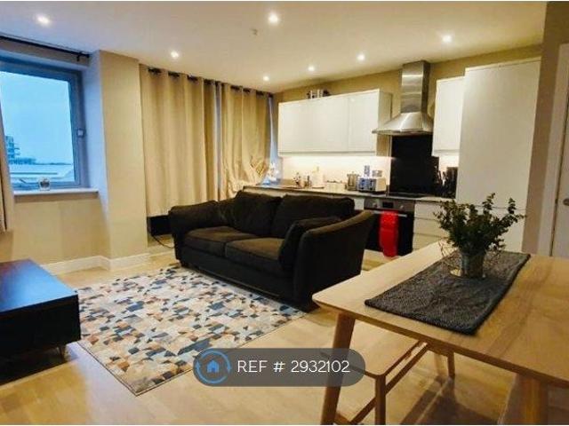 Room for rent in Kursaal Estate, Alton Barnes