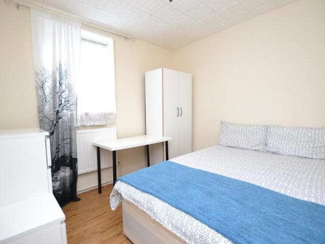 House for rent in Bromley-by-Bow, Bow