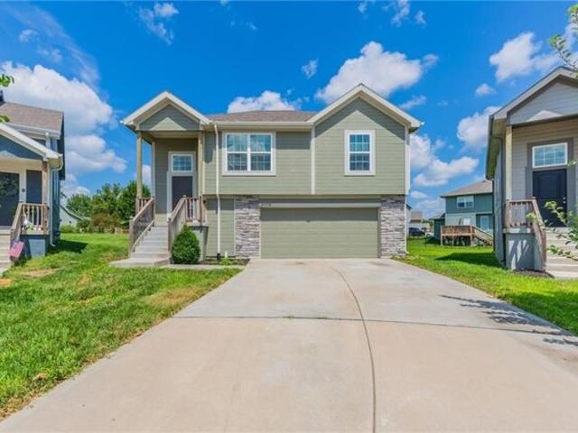 House for sale in Peculiar, Missouri