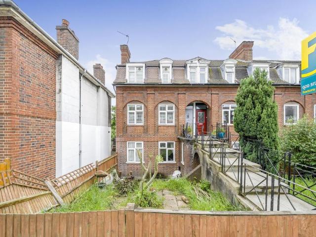 House for rent in Furzedown, Greater London