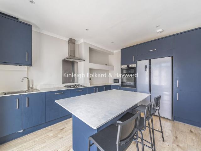 House for rent in Furzedown, Greater London
