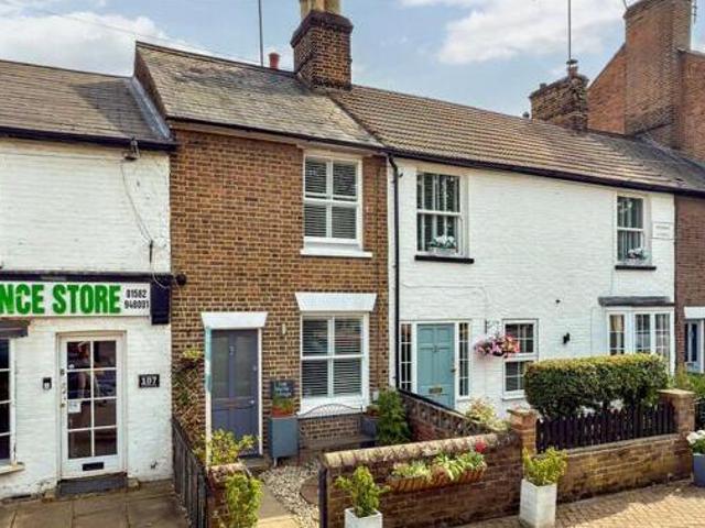 House for sale in Hatching Green, Five Acres