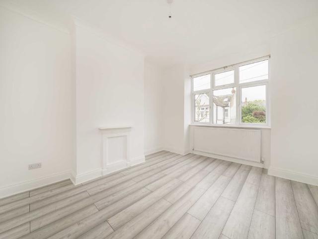 House for rent in London Borough of Merton, Raynes Park