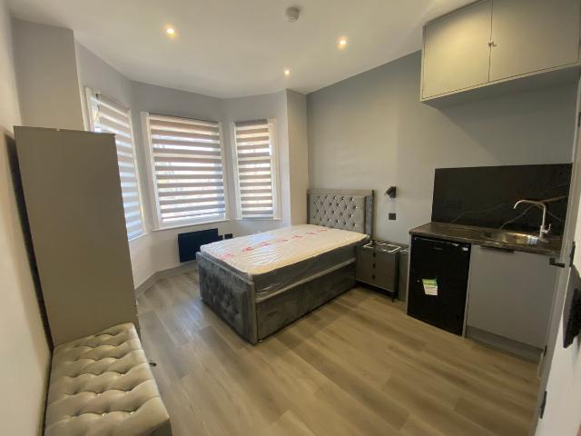 Room for rent in Southend City Centre Neighbourhood, Alton Barnes