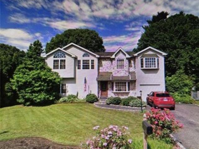 House for sale in Hauppauge House for sale in Hauppauge