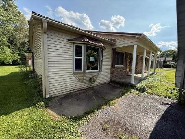 House for sale in Mayfield, Kentucky