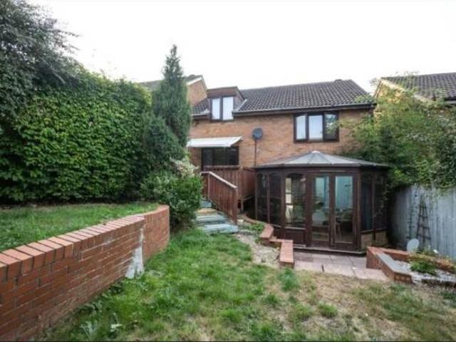 House for rent in Wood Hall, Woodhall Park