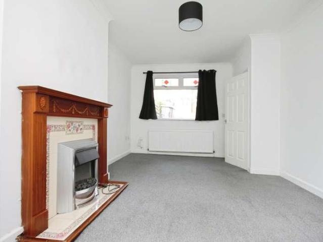 Townhouse for rent in Southey, South Yorkshire