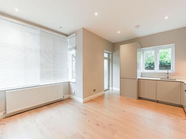 House for rent in London Borough of Ealing, Greater London