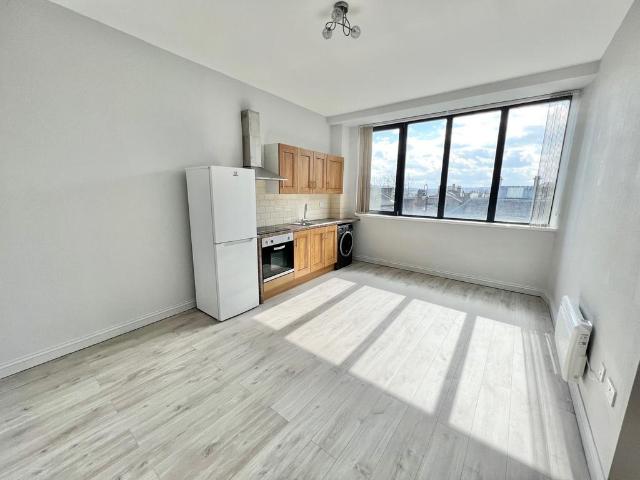 Apartment for rent in Woolshops, Calderdale