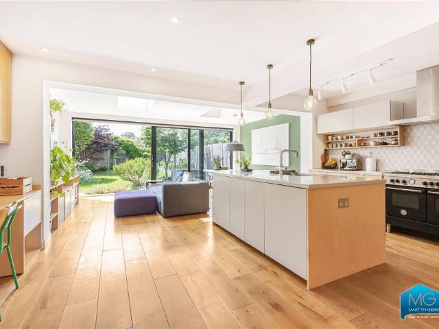 House for rent in Southgate, Greater London