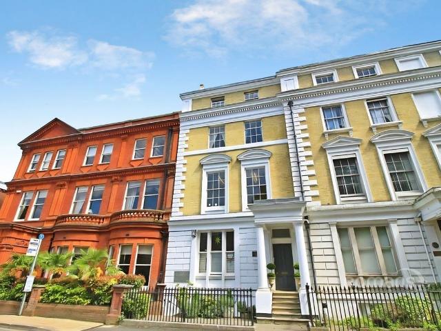 Apartment for rent in The Close, Hampshire