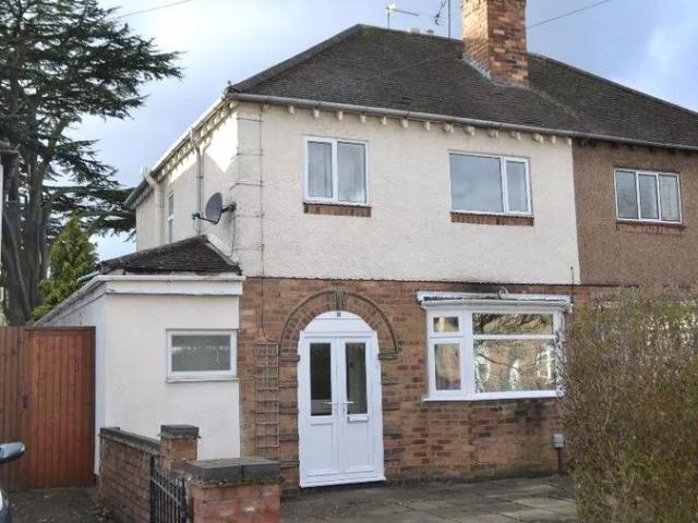 House for rent in Green Close, Warwickshire