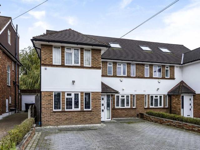 House for rent in Woodside Park, Greater London