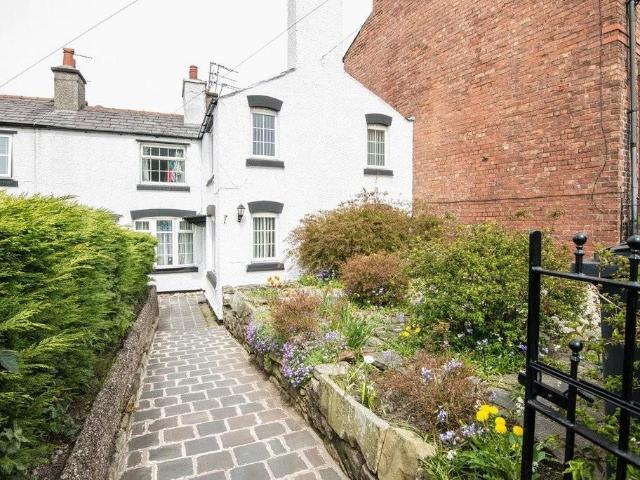 House for rent in Roby Mill, Lancashire