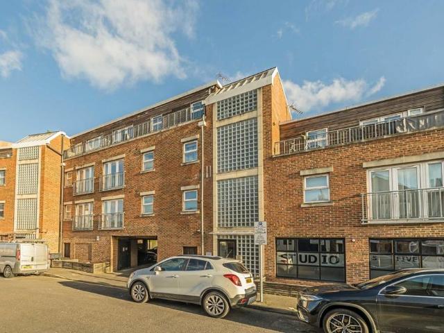 Apartment for rent in Surbiton, Greater London