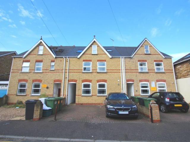 House for rent in Royal Borough of Kingston upon Thames, Greater London