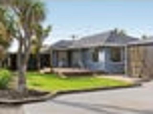 House for sale in Chaslands, Canterbury