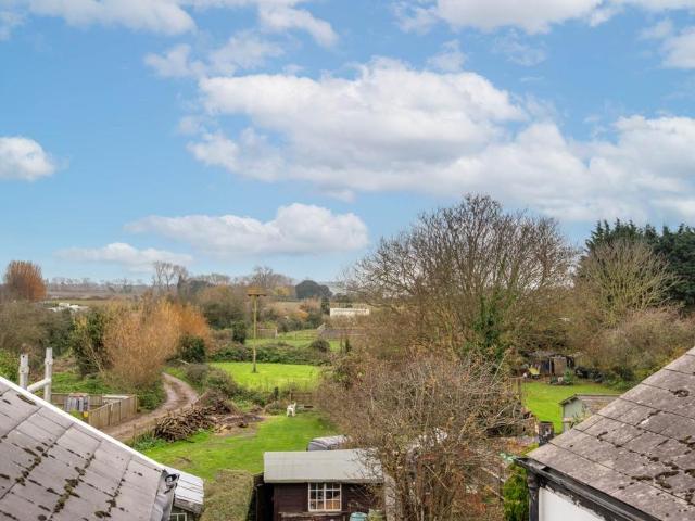House for rent in Fishersgate, West Sussex