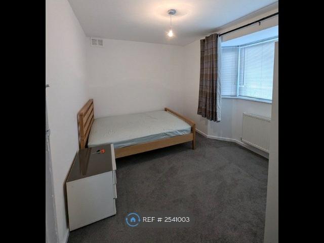House for rent in London Borough of Hounslow, Greater London
