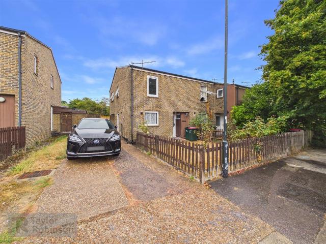 Apartment for rent in Broadfield, Glynde