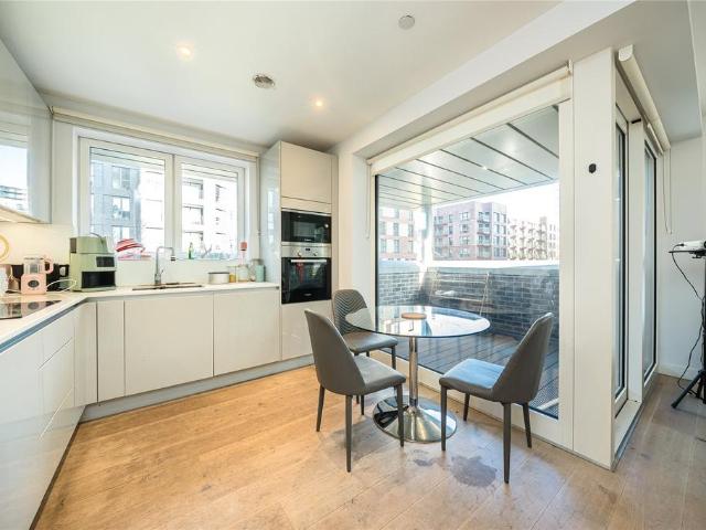 Apartment for rent in Browning Estate, Greater London