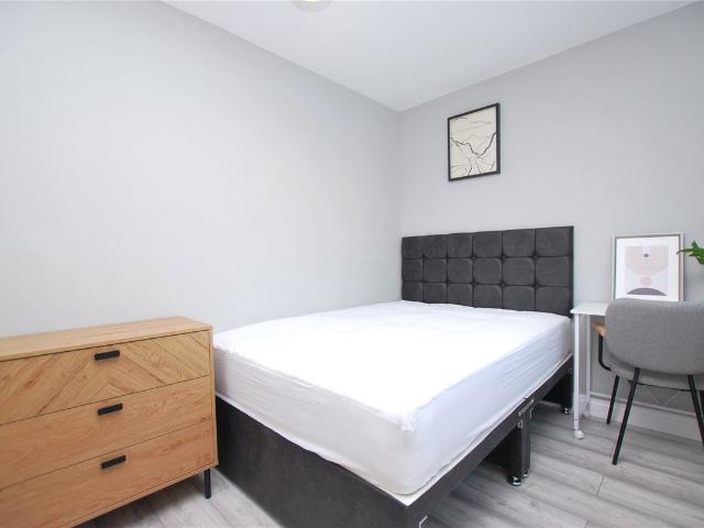 Room for rent in Westborough