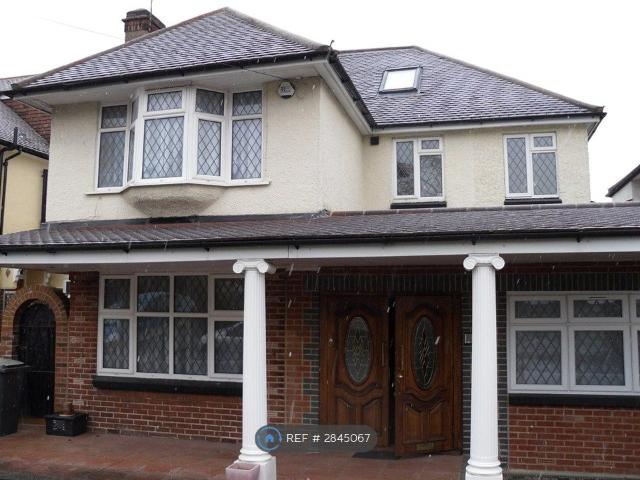 House for rent in Woodside Park, Greater London