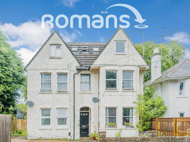 House for rent in Heol-las, Surrey