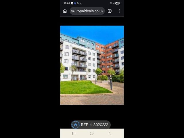 Apartment for rent in Heol-las, Surrey
