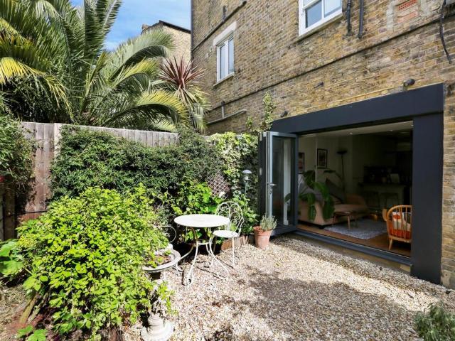 Apartment for rent in Loughborough Junction, Greater London