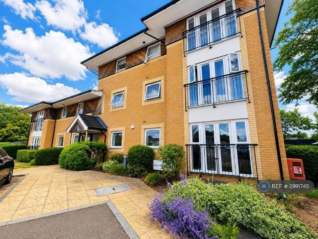 Apartment for rent in Ardleigh Green, Greater London