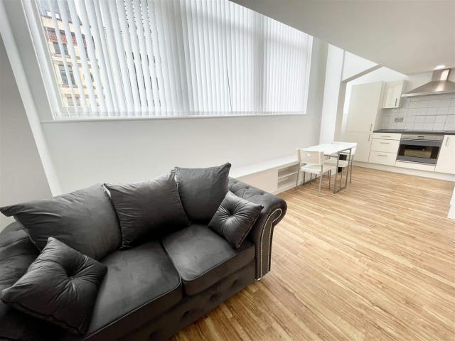 Apartment for rent in Cavern Quarter, Calderstones
