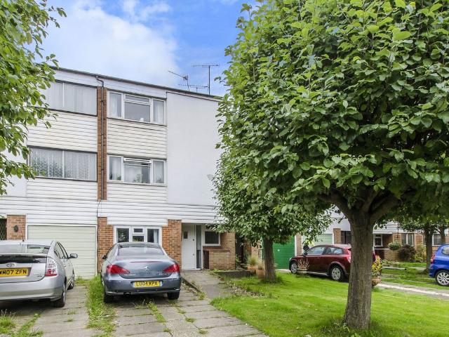 Studio for rent in London Borough of Ealing, Perivale