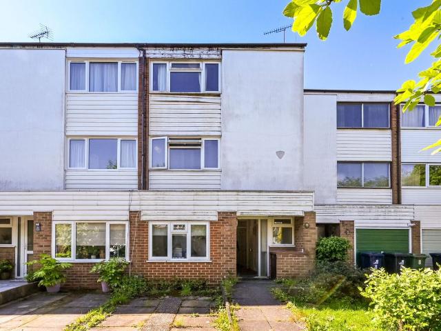 Studio for rent in London Borough of Ealing, Perivale