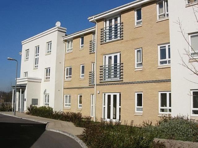 Apartment for rent in Colnbrook with Poyle, Slough