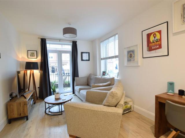 Apartment for rent in St James, Sandown Park