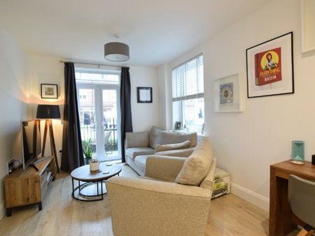 Apartment for rent in St James, Sandown Park