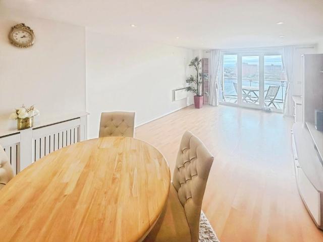 Apartment for rent in Salford Quays, Salford