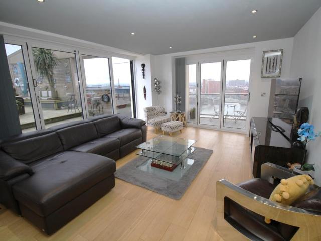 Apartment for rent in Salford Quays, Salford