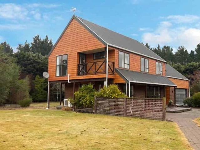 House for rent in Chaslands, Canterbury