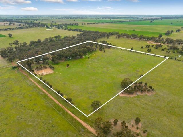 Land for sale in Kamarooka, Victoria