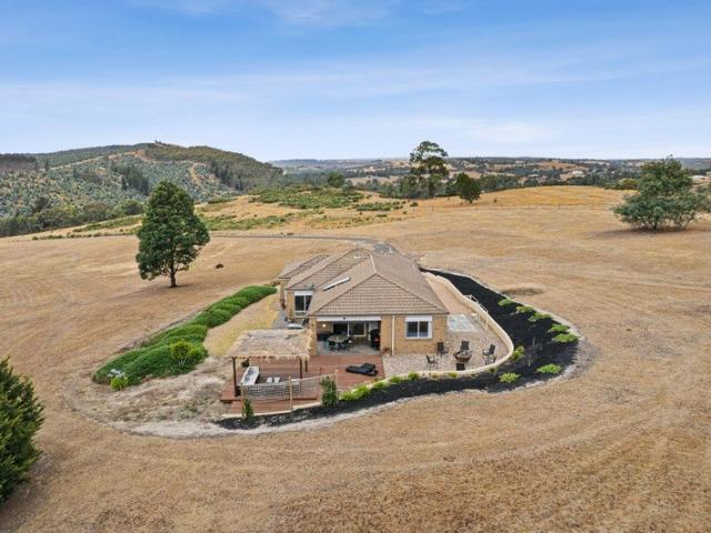 Cottage for sale in Wandong, Kilmore