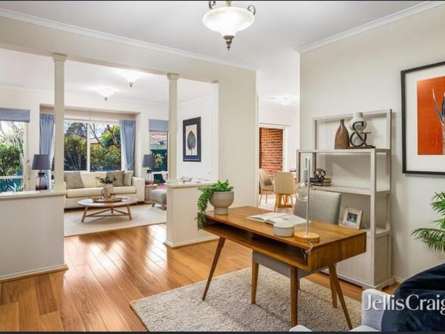 Townhouse for rent in Doncaster East, Melbourne