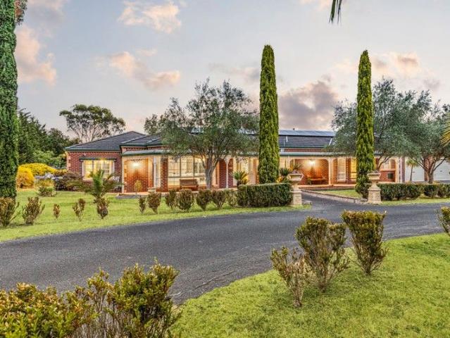 Cottage for sale in Mount Duneed, Victoria