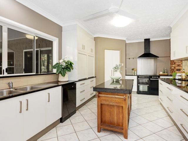 House for sale in Bluewater Park, Queensland