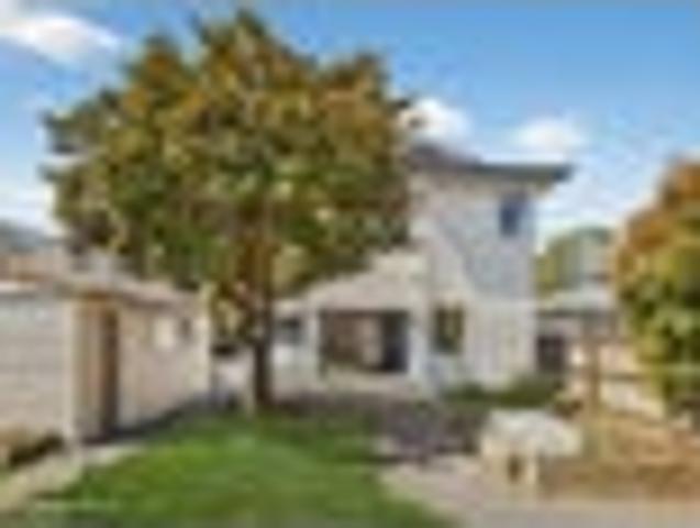 House for sale in Chaslands, Canterbury