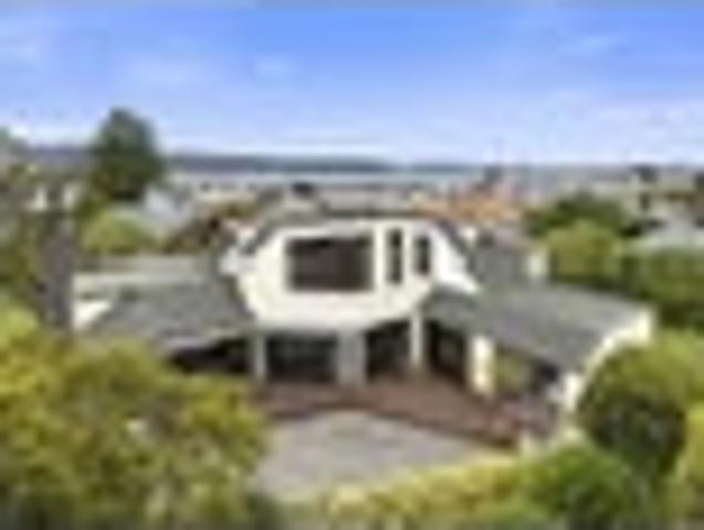 House for sale in Otakou