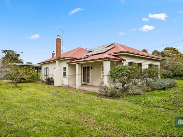 Cottage for sale in South Purrumbete, Victoria